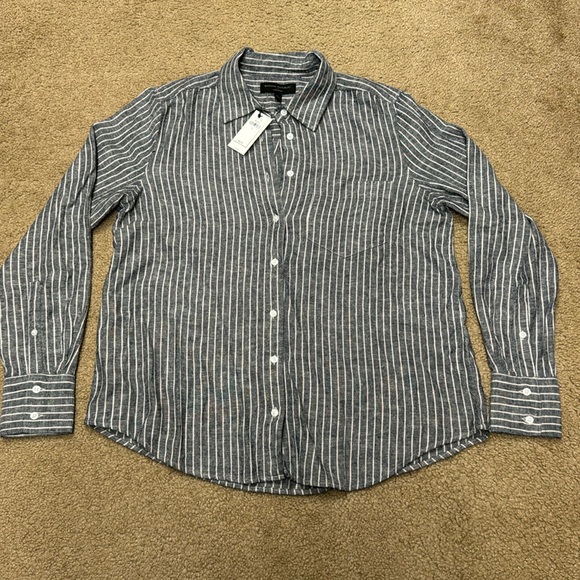 Banana Republic Factory Tops - Banana Republic Factory women linen button down shirt. Small. NWT!